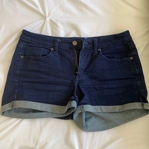 Universal Threads Shorts